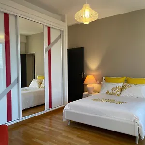 https://appartement-astoria-climatise-2-balcons.hotels-rhonealpes.com
