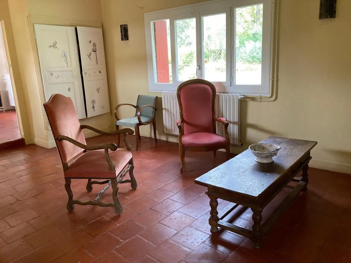 Vila Metairie De Moutiques Cazaubon Farma